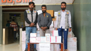 ৪৮ লাখ টাকার ভারতীয় কসমেটিকস জব্দ, হোতা গ্রেপ্তা‌র