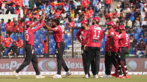 তানজিদের লড়াই, লিটনদের সাজঘরে ফেরার তাড়ায় অলআউট ঢাকা 