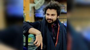 আত্মগোপনে থাকা বাবা রাতে ফেরেন বাসায়, সকালে দেখলেন ছেলের ঝুলন্ত লাশ
