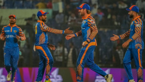 বিজয়ের সেঞ্চুরিতেও পরাজয় রাজশাহীর 