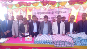 ফরিদপুরে চলছে সপ্তাহব্যাপী কম্বল বিতরণ কর্মসূচি 