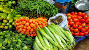 সরকারিভাবে সবজিসহ কৃষিপণ্য বিক্রি বন্ধ: অর্থ উপদেষ্টা