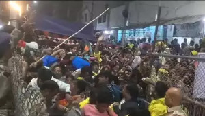 ভারতে তিরুপতি মন্দিরে পদদলিত হয়ে নিহত ৬
