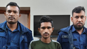 রায়গঞ্জে স্বর্ণ-রৌপ্যসহ চোর আটক