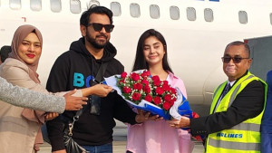 হানিমুনে কোথায় গেলেন তাহসান-রোজা