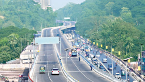 এক্সপ্রেসওয়ের বন্দরনগরী, আসে না টাকাকড়ি