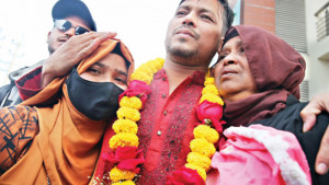‘স্ত্রীকে বলেছিলাম, যদি বের  না হতে পারি মাফ করে দিও’