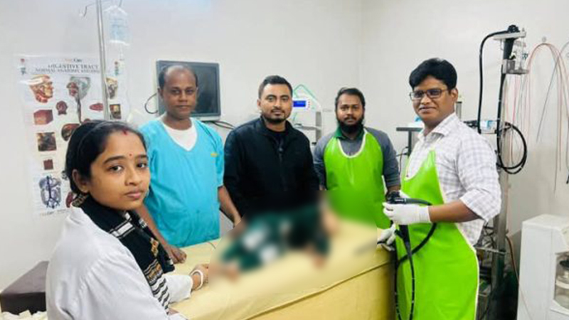 ১৩ মাসের শিশুর পাকস্থলী থেকে বের করা হলো চাবির রিং ১৩ মাসের শিশুর পাকস্থলী থেকে বের করা হলো চাবির রিং