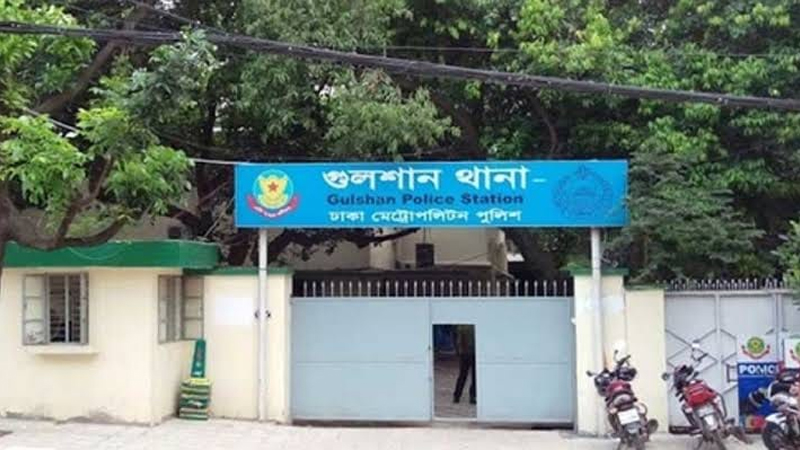 মানি এক্সচেঞ্জ ব্যবসায়ীর কোটি টাকা লুট, অভিযোগ প্রতিবেশীর বিরুদ্ধে মানি এক্সচেঞ্জ ব্যবসায়ীর কোটি টাকা লুট, অভিযোগ প্রতিবেশীর বিরুদ্ধে