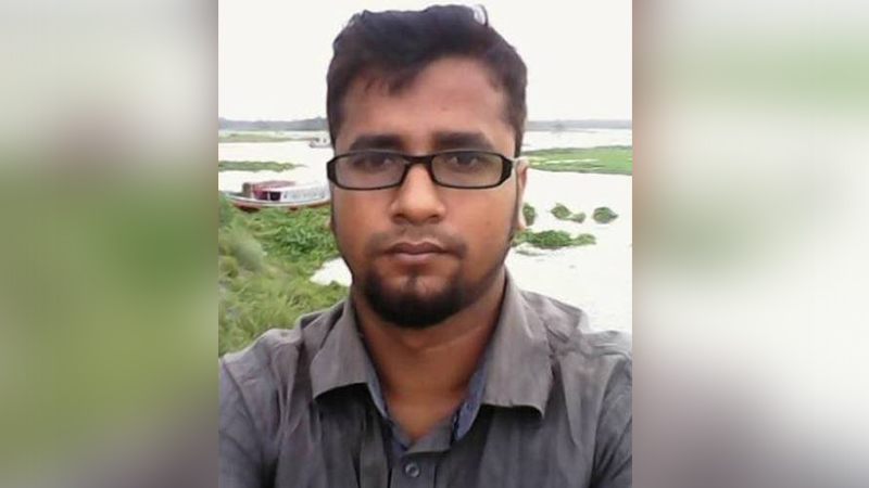 মধ্যরাতে কিশোর গ্যাংয়ের কবলে দম্পতি, স্বামীকে পিটিয়ে হত্যা মধ্যরাতে কিশোর গ্যাংয়ের কবলে দম্পতি, স্বামীকে পিটিয়ে হত্যা