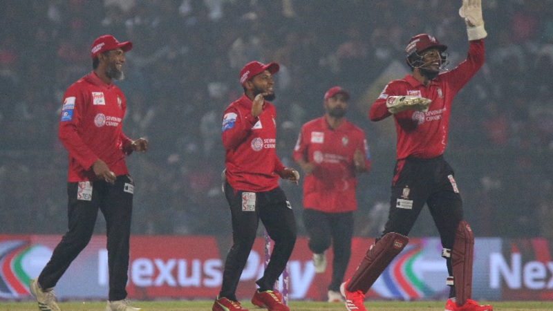 বরিশালকে ১১ ওভারে জেতালেন মায়ার্স-হৃদয় বরিশালকে ১১ ওভারে জেতালেন মায়ার্স-হৃদয়