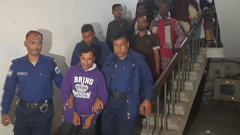 চলন্ত ট্রাকে তরুণীকে ধর্ষণ: সেই চালকের আমৃত্যু কারাদণ্ড চলন্ত ট্রাকে তরুণীকে ধর্ষণ: সেই চালকের আমৃত্যু কারাদণ্ড