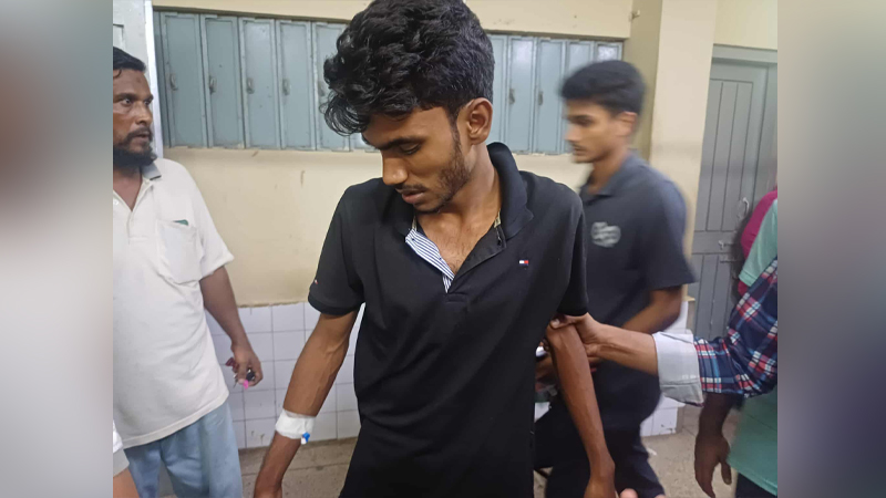 পটিয়ায় বৈষম্যবিরোধী নেতাকর্মীদের সঙ্গে পুলিশের সংঘর্ষ, আহত ১১ পটিয়ায় বৈষম্যবিরোধী নেতাকর্মীদের সঙ্গে পুলিশের সংঘর্ষ, আহত ১১