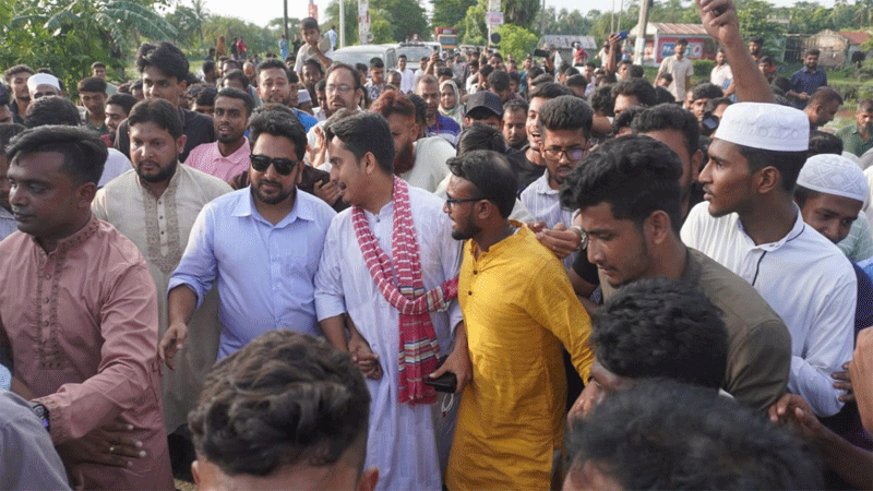 তরুণ প্রজন্ম নির্বাচনী ভাগ-বাঁটোয়ারায় বিশ্বাস করে না: নাহিদ ইসলাম তরুণ প্রজন্ম নির্বাচনী ভাগ-বাঁটোয়ারায় বিশ্বাস করে না: নাহিদ ইসলাম