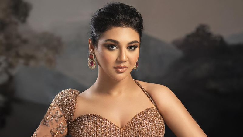 দশ ছবিতে নজরকাড়া জয়া আহসান