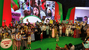 সারজিস-হাসনাতকে ১০০ বার ফোন দিলেও রিসিভ করে না: শহীদ জাহিদের মায়ের অভিযোগ
