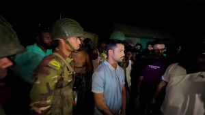চাঁদাবাজির অভিযোগে পুলিশ সদস্যসহ দু’জন আটক