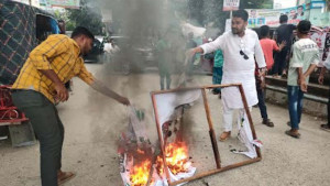 চকরিয়ায় এনসিপির পথসভার মঞ্চ ভাঙচুর বিএনপি নেতাকর্মীদের