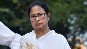 সত্যজিৎ রায়ের পূর্বপুরুষদের স্মৃতিবিজড়িত বাড়ি না ভাঙার আহ্বান মমতার