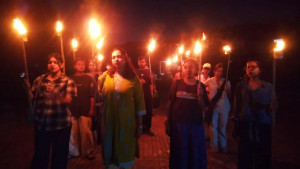 হত্যাকাণ্ডের প্রতিবাদে জাবিতে মশাল মিছিল