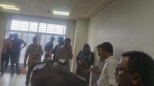 'সময় যাচ্ছে আর ছেলের শ্বাসকষ্ট বাড়ছে, এখন আমি কি করি'   