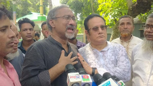 ‘আমার হাত চেপে ধরে মাহেরীন বলে, আর দেখা হবে না’