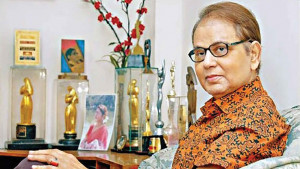 মহানায়ককে ছাড়া ১৫ বছর