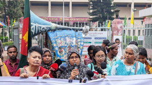 কারফিউ ভাঙার বর্ষপূর্তি: শাহবাগে নারী সংগঠনগুলোর তিন দফা দাবি