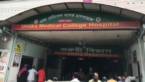 হাইকোর্ট এলাকায় ট্রাকচাপায় মোটরসাইকেল চালক নিহত