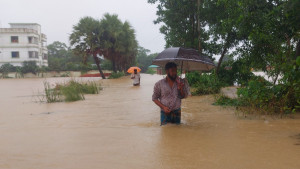ফেনীতে আরও গ্রাম প্লাবিত, দুর্ভোগ