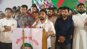 ছাত্র-জনতা ছাড়া এই রাষ্ট্রে আমাদের নিরাপত্তা দেওয়ার কেউ নেই: নাহিদ
