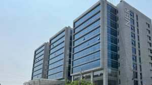 এনবিআরের ৩ সদস্য ও এক কমিশনারকে অবসরে পাঠাল সরকার
