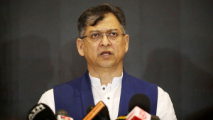গণতান্ত্রিক শক্তির লড়াইয়ে আরামে আছেন দিল্লিওয়ালা: সালাহউদ্দিন আহমদ