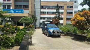 থানায় ঢুকে পুলিশকে ছুরিকাঘাত করা যুবকের মরদেহ মিলল পুকুরে