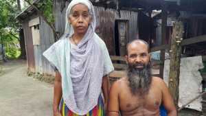 খেয়ে না খেয়ে দিন কাটে রফিকুল-রেহানা দম্পতির