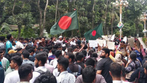 সারাদেশে কারফিউ জারি, ঘোষণা হয়  ছাত্রদের ৯ দফা