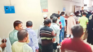 রোগীর চাপে নাজেহাল চিকিৎসক