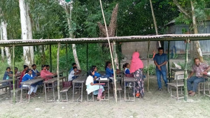 স্কুল পুনঃস্থাপন নিয়ে দ্বন্দ্ব, অসন্তোষ