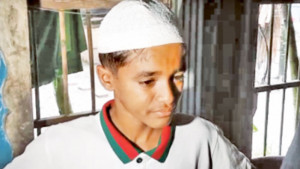 মাকে হারিয়ে আবদুল্লাহর কান্না থামছে না