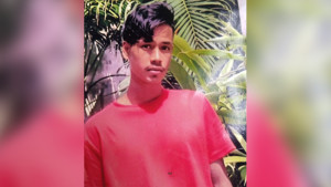 মাঝরাতেও ছেলে সাগরের  কবরে ছুটে যান আম্বিয়া
