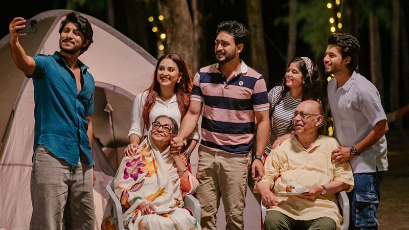 আবুল হায়াত-দিলারা জামানকে নিয়ে বিপর্যস্ত জীবন নতুনভাবে দেখার গল্প আবুল হায়াত-দিলারা জামানকে নিয়ে বিপর্যস্ত জীবন নতুনভাবে দেখার গল্প