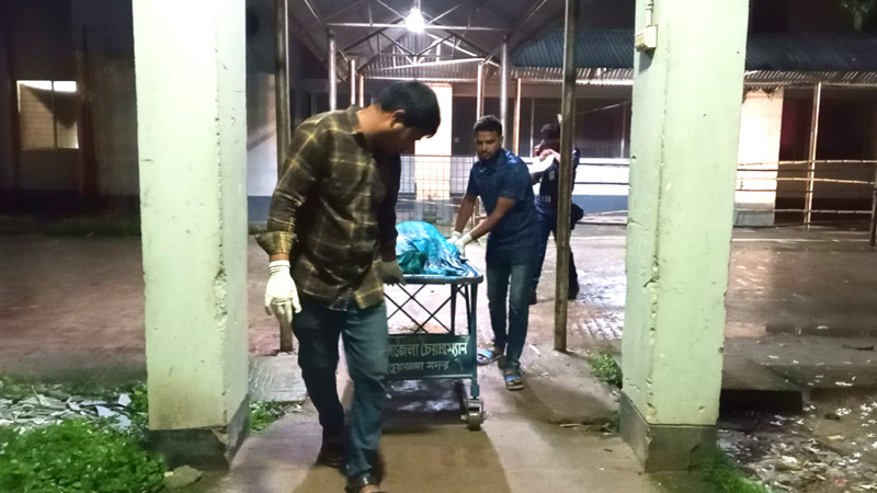 তেলবাহী ট্রাকচাপায় ইজিবাইকের চালকসহ নিহত ৩ তেলবাহী ট্রাকচাপায় ইজিবাইকের চালকসহ নিহত ৩