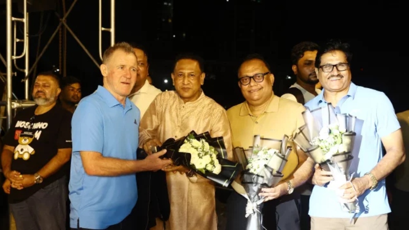 মধ্যরাতের সংবর্ধনায় যা বললেন বাংলাদেশের কোচ মধ্যরাতের সংবর্ধনায় যা বললেন বাংলাদেশের কোচ