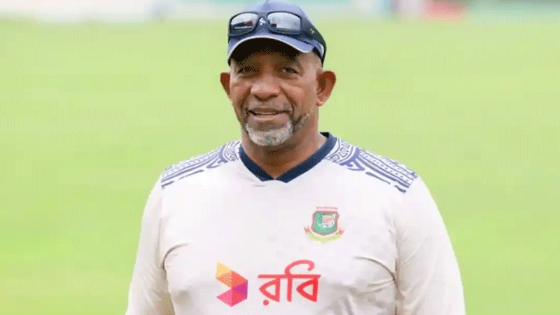 দ্বিতীয় ওয়ানডে থেকে ছুটি নিলেন হেড কোচ সিমন্স দ্বিতীয় ওয়ানডে থেকে ছুটি নিলেন হেড কোচ সিমন্স