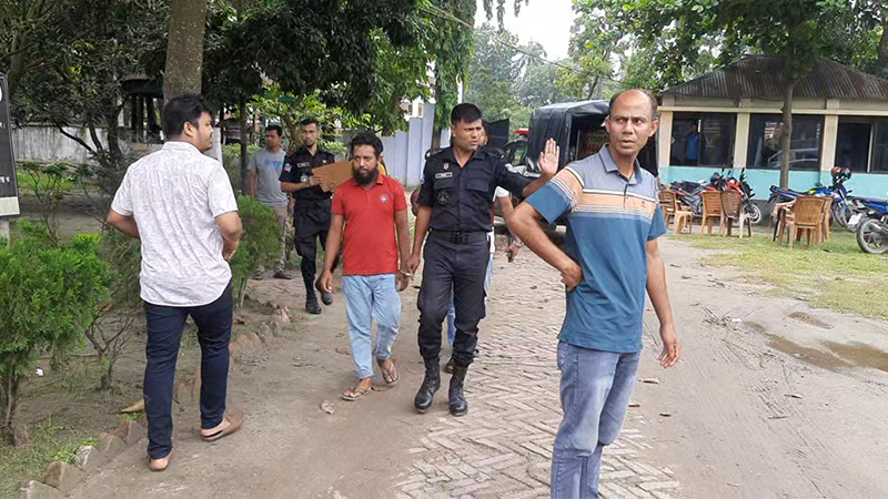 খাবার দেওয়ার কথা বলে দুই শিশুকে ধর্ষণ, অভিযুক্ত গ্রেপ্তার খাবার দেওয়ার কথা বলে দুই শিশুকে ধর্ষণ, অভিযুক্ত গ্রেপ্তার