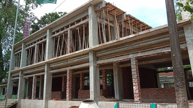 ওয়াশব্লকে পানি না থাকায় বিপাকে শিক্ষার্থীরা ওয়াশব্লকে পানি না থাকায় বিপাকে শিক্ষার্থীরা
