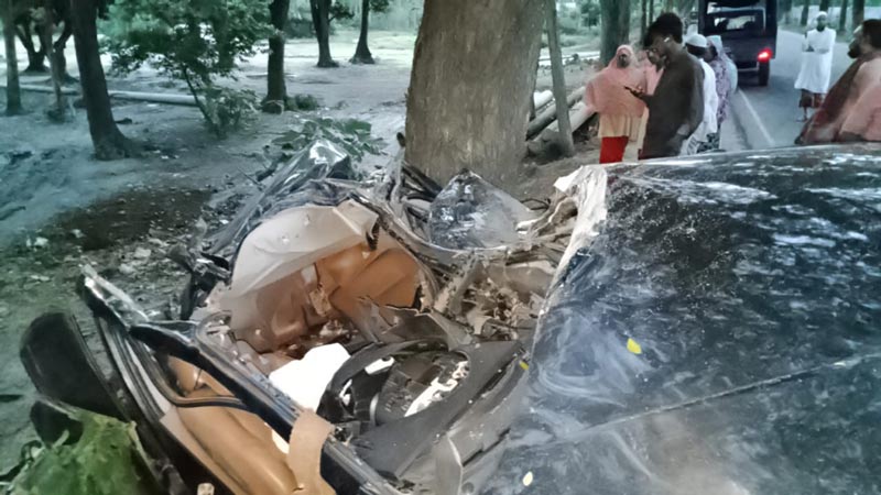 নিয়ন্ত্রণ হারিয়ে গাছে প্রাইভেট কারের ধাক্কা, নিহত সাবেক ছাত্রলীগ নেতাসহ ২ নিয়ন্ত্রণ হারিয়ে গাছে প্রাইভেট কারের ধাক্কা, নিহত সাবেক ছাত্রলীগ নেতাসহ ২