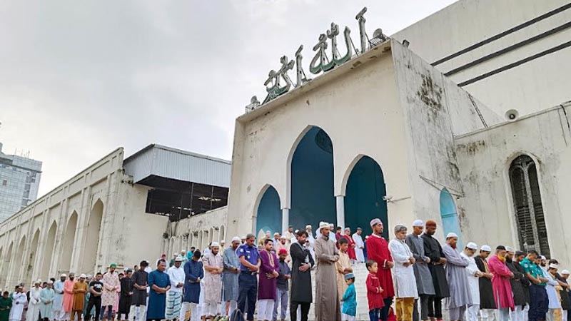 বায়তুল মোকাররমে শেষ ঈদের জামাত বায়তুল মোকাররমে শেষ ঈদের জামাত