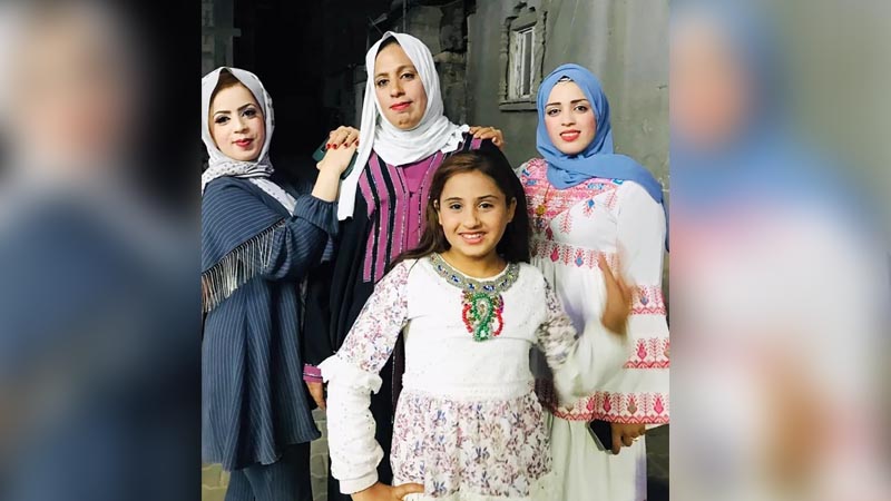 খাবারের আশায় ঘণ্টার পর ঘণ্টা হেঁটে ইসরায়েলের গুলিতে প্রাণ হারালেন মা খাবারের আশায় ঘণ্টার পর ঘণ্টা হেঁটে ইসরায়েলের গুলিতে প্রাণ হারালেন মা