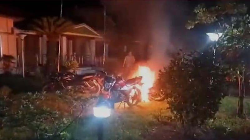 জি এম কাদেরের বাসভবনে হামলা: কোনো পক্ষেরই মামলা নেয়নি পুলিশ জি এম কাদেরের বাসভবনে হামলা: কোনো পক্ষেরই মামলা নেয়নি পুলিশ